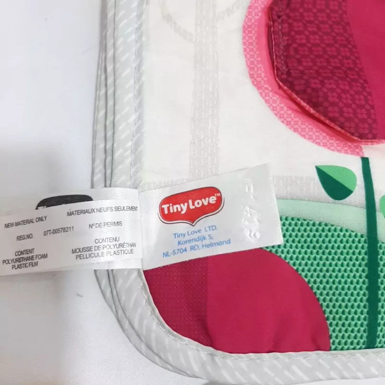 عروسک خارجی کتاب پارچه ای آویز تختی