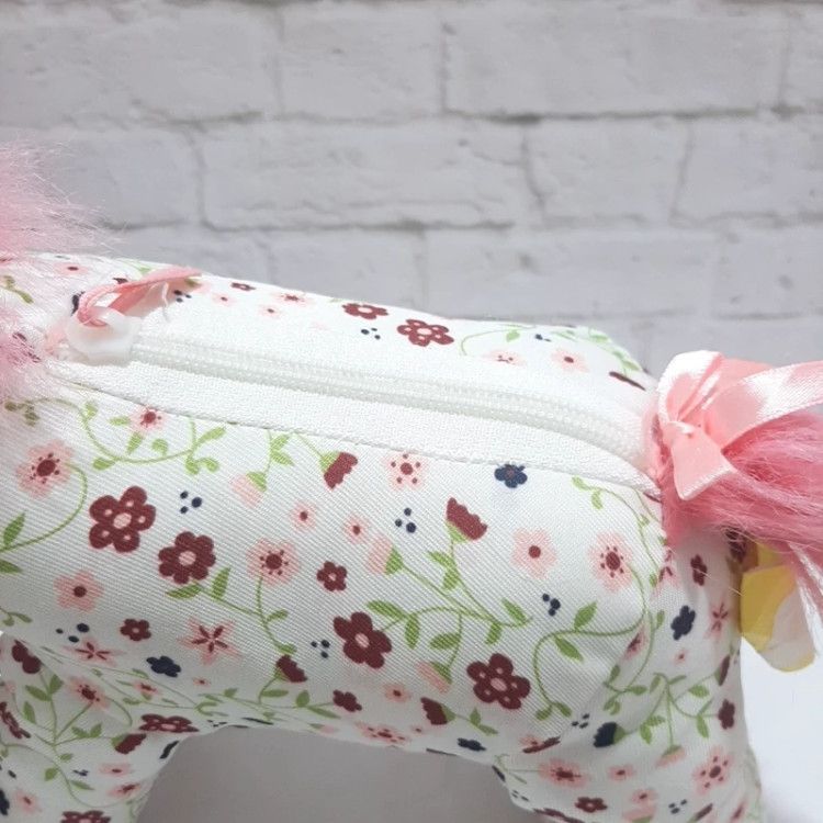 عروسک خارجی اسب پارچه ای تگ دار