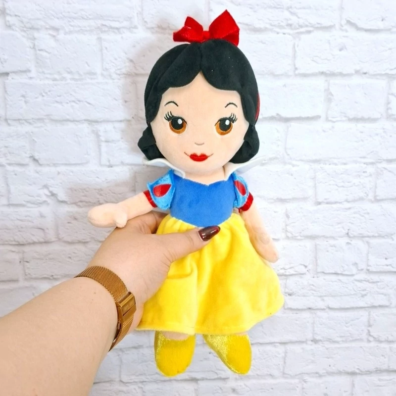 عروسک سفیدبرفی ساخت برند دیزنی