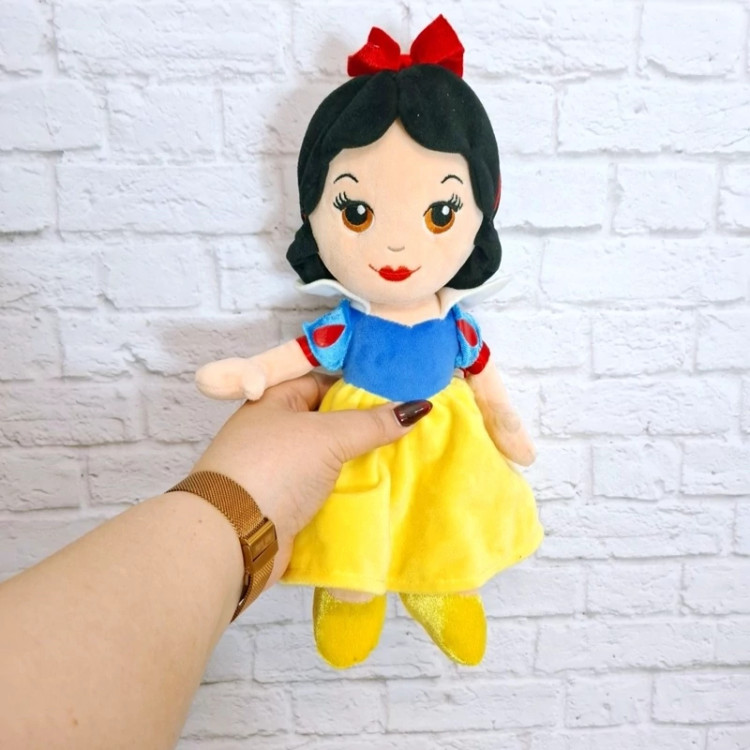 عروسک سفیدبرفی ساخت برند دیزنی