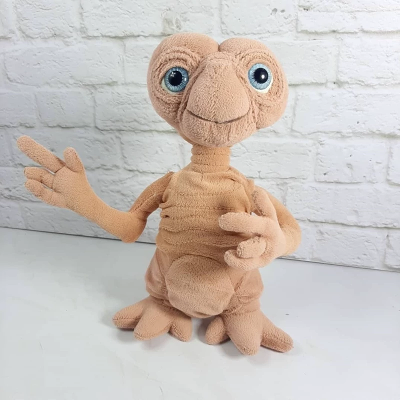 عروسک ای تی از کمپانی یونیور سال