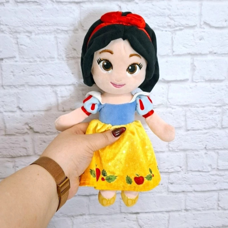 عروسک دیزنی سفید برفی