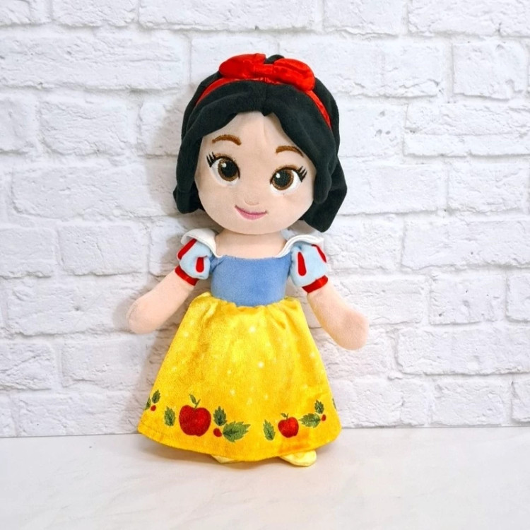 عروسک دیزنی سفید برفی
